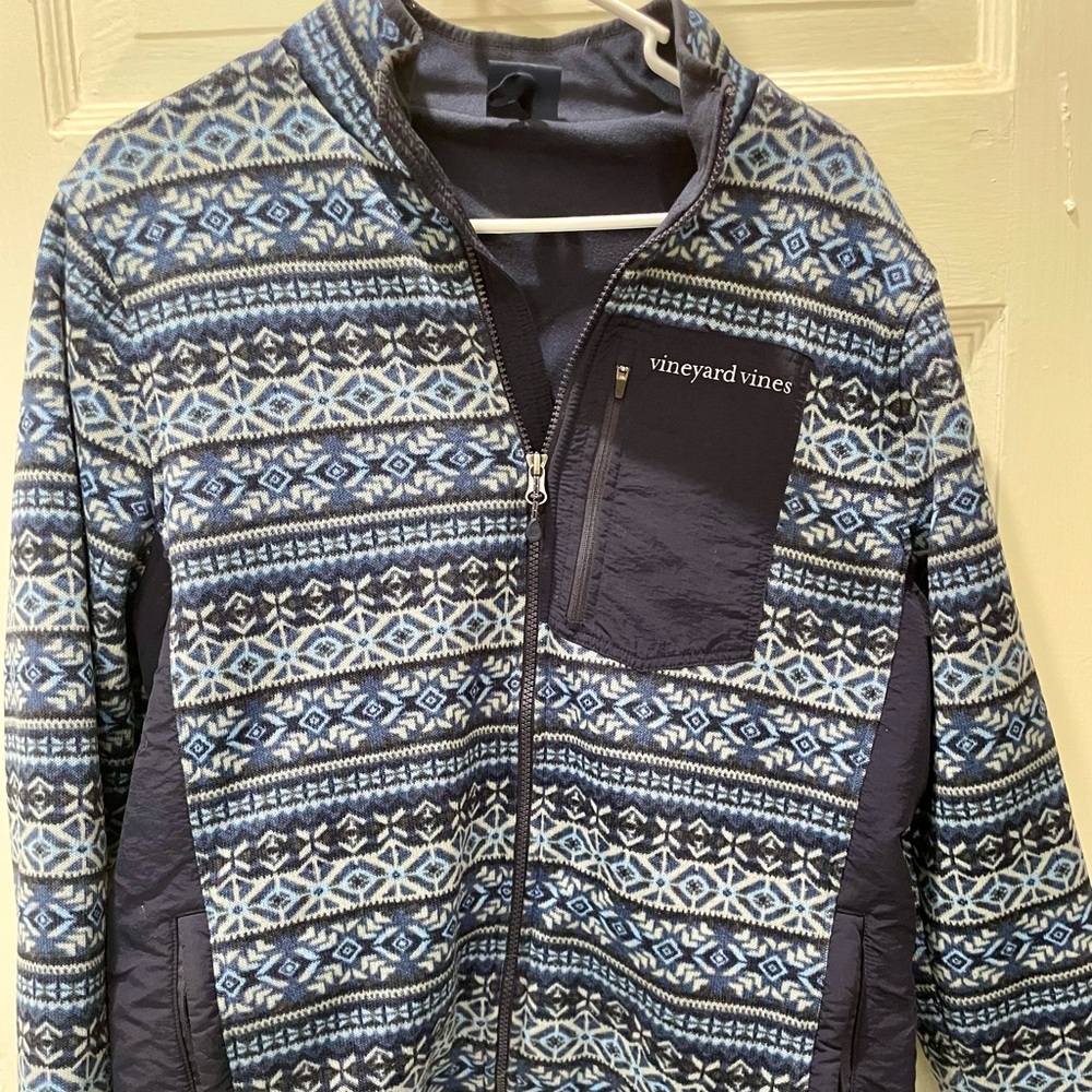 Women’s Vineyard Vines zip front sweatshirt, Size Medium